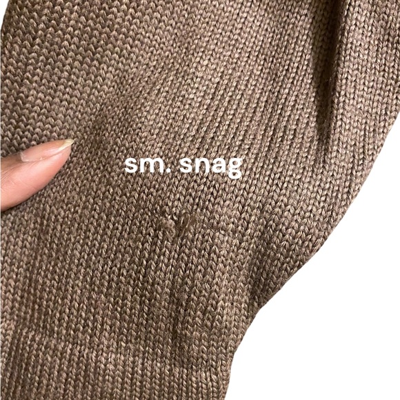 Brown Crochet Knit Top
W/Beading
*GUC
*worn once in the house
#N061 - Picture 9 of 11